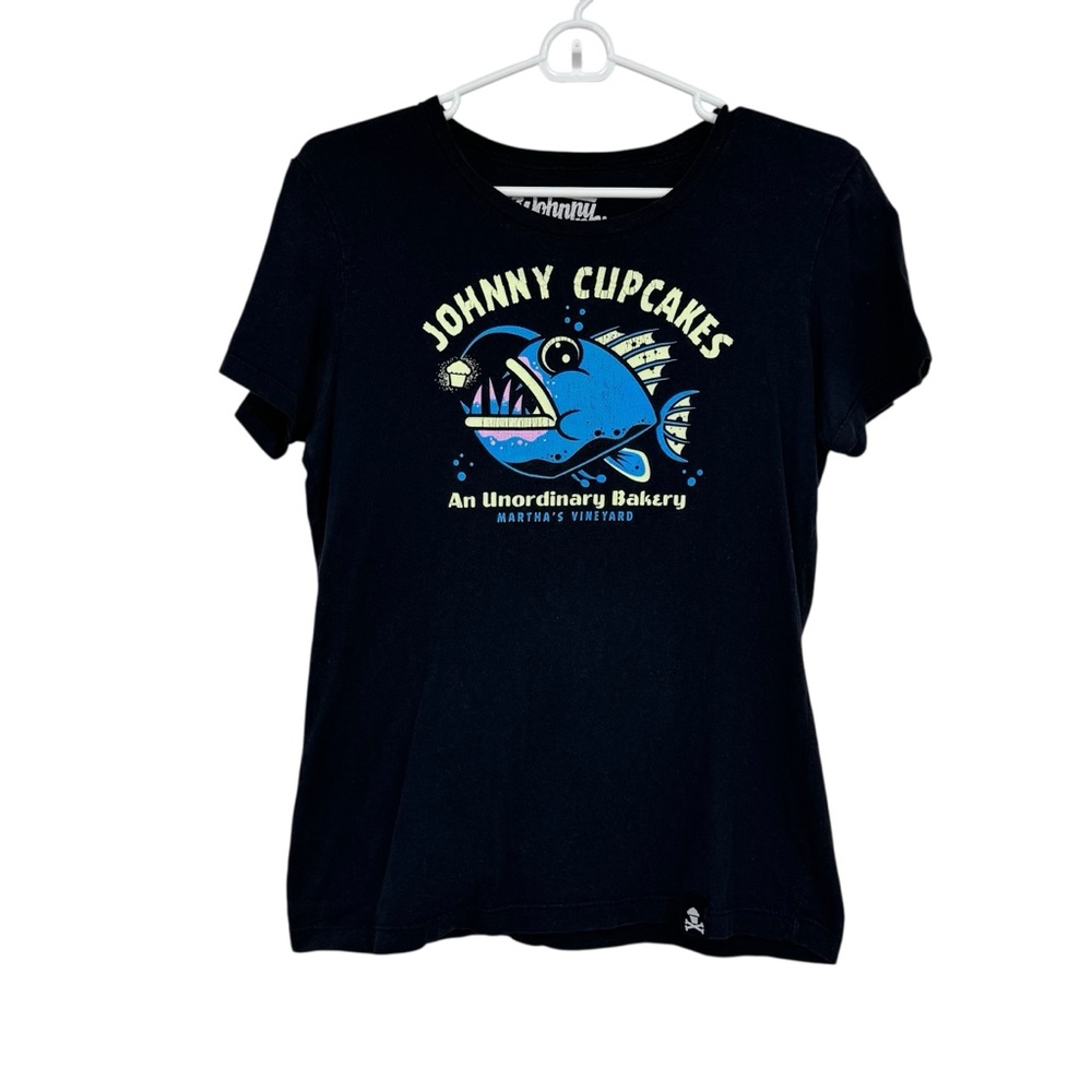 Johnny Cupcakes Large Black Cotton SS T-Shirt w Fish/Martha’s Vineyard Graphic